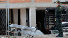 Ataque con explosivos causa heridas a tres niños y una mujer en Colombia