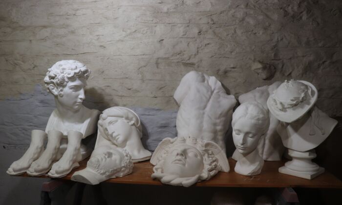 Una selección de moldes de yeso de antiguos maestros hechos por el escultor Justin Kendall de Fountainhead Gipsoteca, en Bushwick, Brooklyn, NY (Cortesía de Justin Ryan Kendall)
