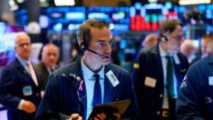 Wall Street se desploma, Dow Jones baja un 3.12 % y Nasdaq pierde un 4.99 %