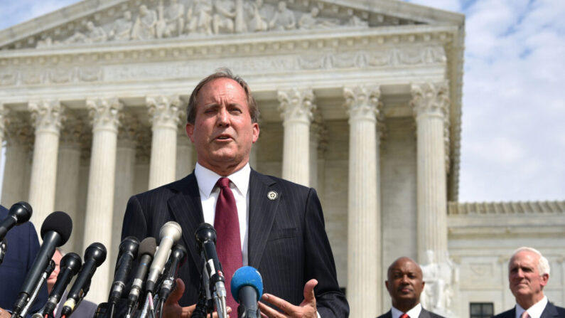 El fiscal general de Texas, Ken Paxton, fuera de la Corte Suprema en Washington el 9 de septiembre de 2019. (Mandel Ngan/AFP a través de Getty Images)