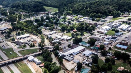 22 muertos y decenas de desaparecidos por inundaciones en el estado de Tennessee