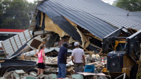 Daños «masivos» por inundaciones en Tennessee son mayores de lo estimado anteriormente: Funcionarios