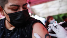 Los Ángeles considera exigir prueba de vacunación en espacios cerrados