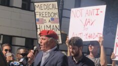 El hijo de Giuliani, el candidato Sliwa y 300 personas protestan contra los decretos pandémicos en NY