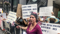 «Todo se está volviendo muy comunista»: Propietarios protestan contra moratoria a desalojos en NY