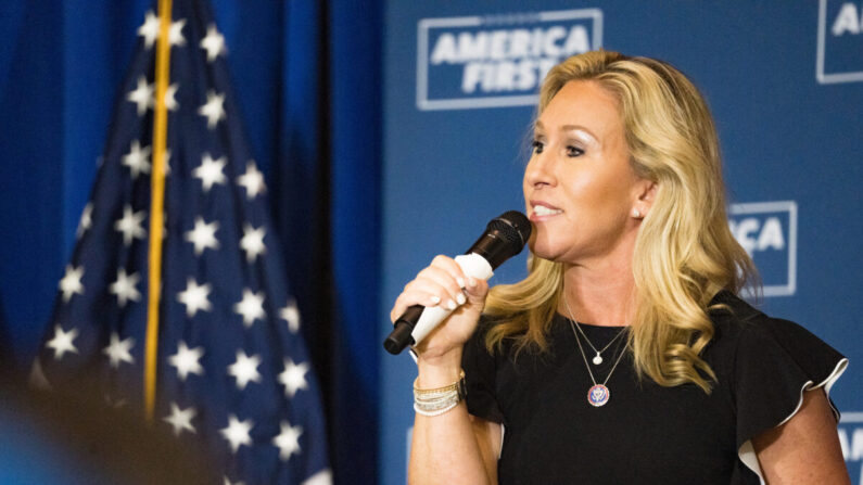 La representante estadounidense Marjorie Taylor Greene (R-Ga.) habla en un mitin de "America First" en Dalton, Georgia, el 27 de mayo de 2021. (Megan Varner/Getty Images)