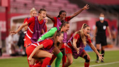 Selección femenina de fútbol de EE.UU. pierde contra Canadá, el oro y la plata fuera de su alcance