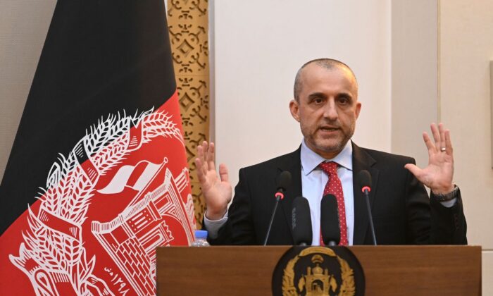 El vicepresidente de Afganistán, Amrullah Saleh, habla en el palacio presidencial afgano en Kabul, el 17 de agosto de 2021 (Sajjad Hussain / AFP a través de Getty Images)
