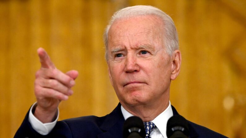 El presidente Joe Biden responde a una pregunta durante una conferencia de prensa en Washington el 10 de agosto de 2021. (Jim Watson/AFP vía Getty Images)