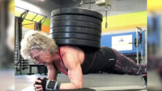 Abuela de 71 años es campeona internacional de levantamiento de pesas y ha batido 30 récords