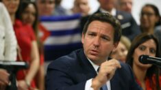 Distritos de Florida revierten normas de mascarillas tras orden de DeSantis de recortar fondos