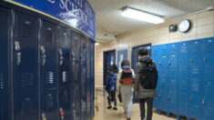 Colegios en EE.UU. sufren cierres de última hora por problemas de personal a causa del COVID-19