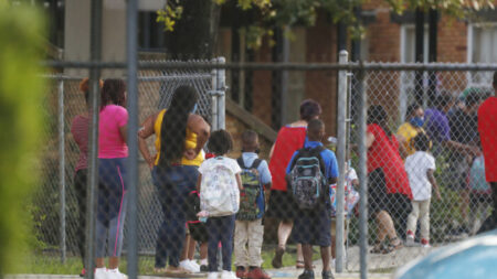 Arrestan estudiante de 10 años de Florida por presuntas amenazas de tiroteo masivo: Oficina del Sheriff