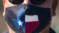 Texas demanda a la adm. Biden por mandato federal para uso de mascarillas en transporte público