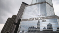 Funcionarios de Chicago intentan bloquear devolución de $1 millón de impuestos del edificio de Trump
