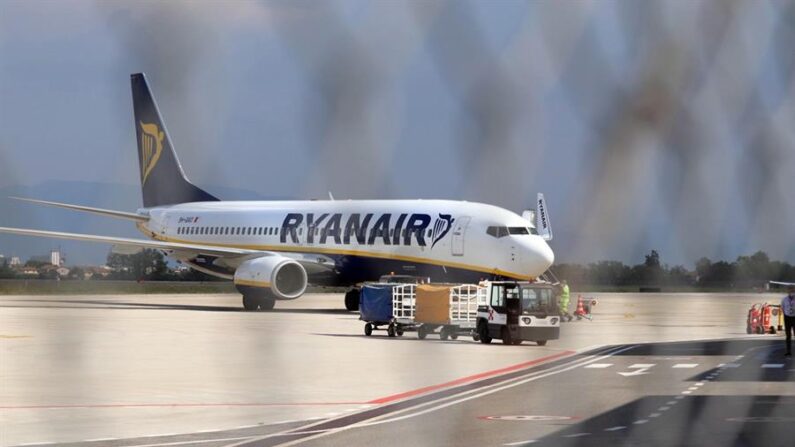 Un avión de Ryanair, en una fotografía de archivo. EFE/EPA/Gianluigi Basilietti
