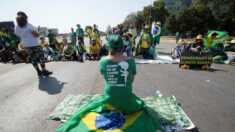 Bolsonaro anuncia que huelga de camioneros terminará el domingo