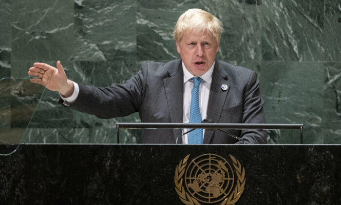 El primer ministro británico Boris Johnson se dirige a la 76ª sesión de la Asamblea General de la ONU en Nueva York el 22 de septiembre de 2021. (Eduardo Munoz - Pool/Getty Images)