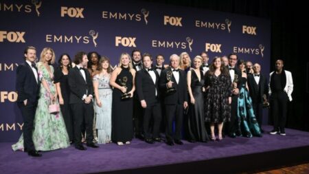 Condado de LA defiende los Emmy: Excepción de mascarillas está bien en «producciones televisivas»