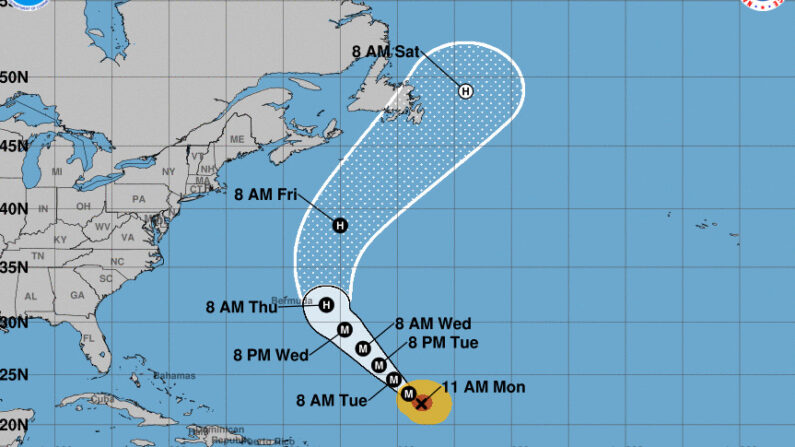 Imagen cedida el 6 de septiembre de 2021 por la Oficina Nacional de Administración Oceánica y Atmosférica de Estados Unidos (NOAA), a través del Centro Nacional de Huracanes (NHC), en la que se registró la localización del huracán Larry en el Atlántico, a las 11.00 hora local (15.00 GMT). NOAA-NHC