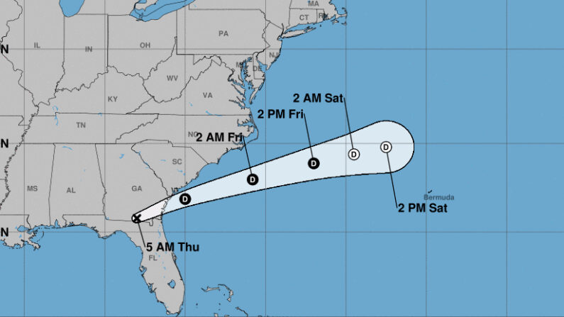 Imagen cedida el 9 de septiembre de 2021 por la Oficina Nacional de Administración Oceánica y Atmosférica de Estados Unidos (NOAA), a través del Centro Nacional de Huracanes (NHC), en la que se registró la localización de la depresión tropical Mindy en el Atlántico, a las 05.00 hora local (09.00 GMT). NOAA-NHC 