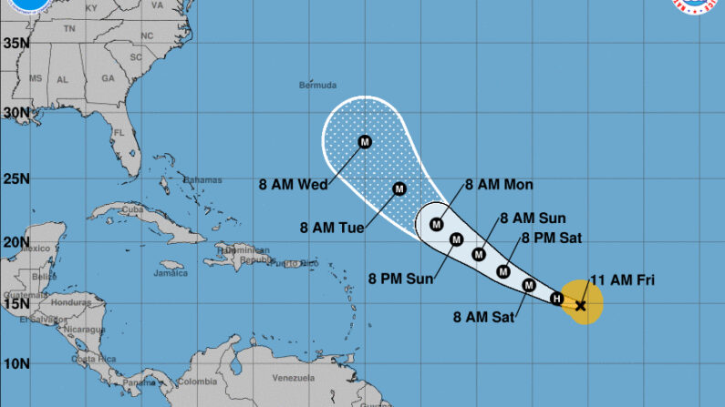 Imagen cedida este viernes 3 de septiembre por la Oficina Nacional de Administración Oceánica y Atmosférica de Estados Unidos (NOAA), a través del Centro Nacional de Huracanes (NHC), en la que se registró la localización de Larry en el Atlántico, a las 11.00 hora local (15.00 GMT). NOAA-NHC
