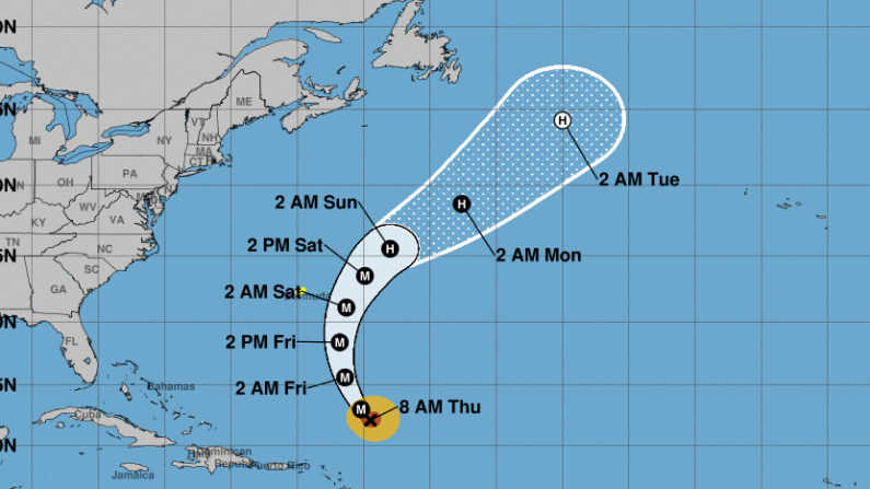 Imagen cedida el 30 de septiembre de 2021 por la Oficina Nacional de Administración Oceánica y Atmosférica de Estados Unidos (NOAA), a través del Centro Nacional de Huracanes (NHC), en la que se registró la localización del huracán Sam en el Atlántico, a las 08.00 hora local (12.00 GMT). NOAA-NHC