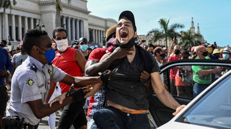 Juzgan en Cuba a 15 manifestantes del 11J con peticiones de hasta 13 años