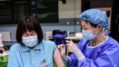 Vacunas chinas bajo la mira tras censura a mujer que publicó sobre muerte por vacuna de Sinopharm
