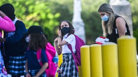 DeSantis apela el fallo del tribunal que permite órdenes de mascarillas en escuelas