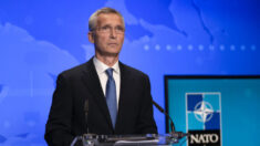 OTAN expulsa a ocho diplomáticos rusos por espionaje