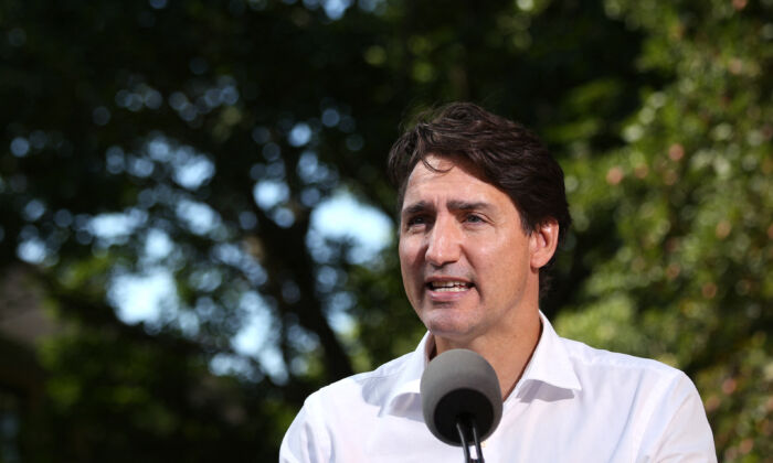 El primer ministro canadiense, Justin Trudeau, habla durante una conferencia de prensa, en Ottawa, Canadá, el 31 de agosto de 2021. (Dave Chan/AFP a través de Getty Images)