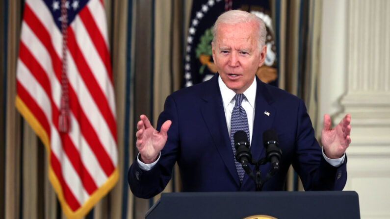 El presidente de Estados Unidos, Joe Biden, pronuncia un discurso en el Comedor de Estado de la Casa Blanca el 03 de septiembre de 2021 en Washington, DC. (Chip Somodevilla/Getty Images)