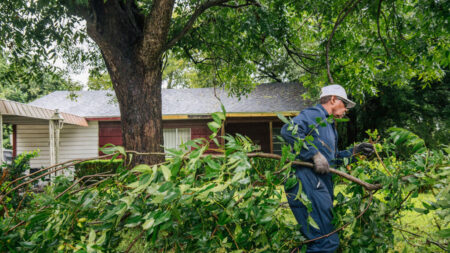 Nicholas se convierte en depresión tropical sobre Texas y seguirá con lluvias