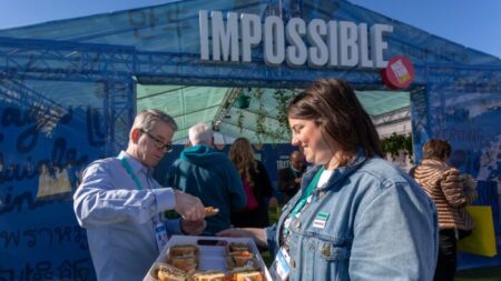 La empresa Impossible Foods lanza ‘pollo’ sin carne en restaurantes de EE.UU.