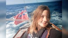 Niña de 14 años se convierte en la más joven en navegar 1600 millas alrededor de Gran Bretaña