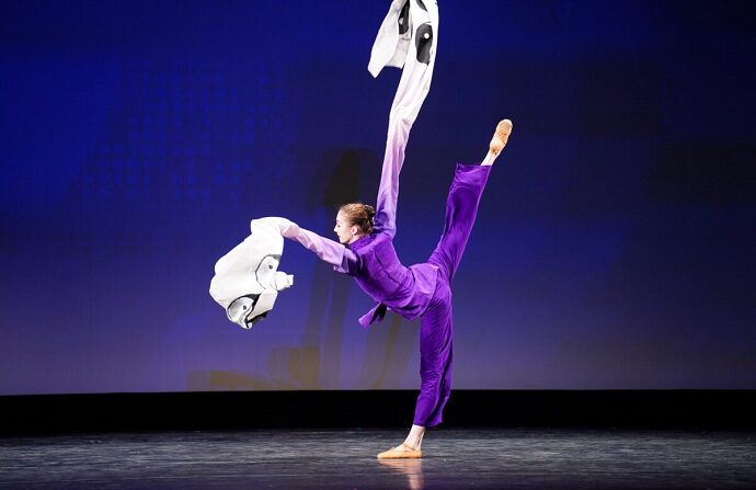 Lillian Parker participó en la división femenina junior de la 9ª Competencia Internacional de Danza China Clásica del estado de Nueva York el 4 de septiembre de 2021. (Larry Dye/The Epoch Times)