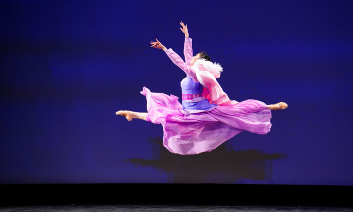 Marilyn Yang actuó en la división femenina adulta de la 9ª Competición Internacional de Danza China Clásica del Estado de Nueva York el 4 de septiembre de 2021. (Larry Dye/The Epoch Times)