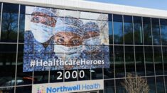 Northwell niega algunos beneficios a empleados despedidos por vacunación obligatoria