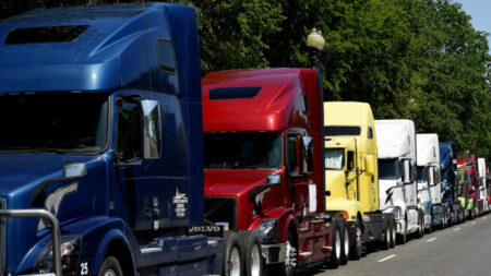 Policía de Ohio «monitorea» posibles protestas de camioneros contra los decretos de vacunación