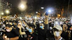Condenan a prisión a 9 activistas de Hong Kong por la vigilia de Tiananmen de 2020