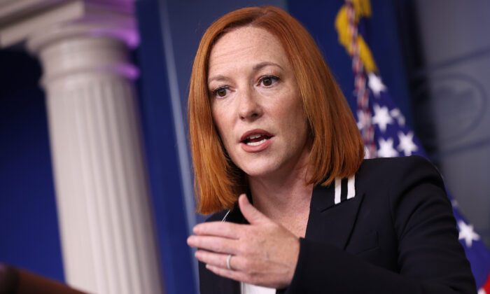 La secretaria de prensa de la Casa Blanca, Jen Psaki, habla con los periodistas en Washington el 2 de septiembre de 2021. (Chip Somodevilla/Getty Images)