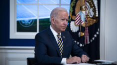 Biden se pondrá la dosis de refuerzo contra la COVID-19 ante las cámaras, dice la Casa Blanca