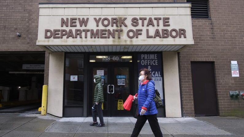 Fotografía de archivo en la que se observa una oficina del Departamento de Trabajo del Estado de Nueva York, Nueva York (EE.UU.). EFE/EPA/Justin Lane