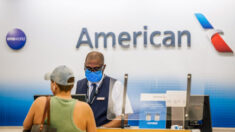 American Airlines cancela más de 1400 vuelos, culpa a la escasez de personal y al clima
