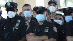 Sindicatos policiales de Nueva York anuncian acciones legales contra la orden de vacunación