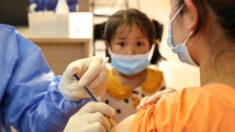 China comienza a vacunar a niños de tan solo 3 años entorno a una nueva oleada de casos de COVID-19