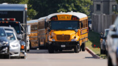 Seattle: Escuelas públicas quitarán 140 rutas de autobús por falta de empleados debido a orden de vacuna