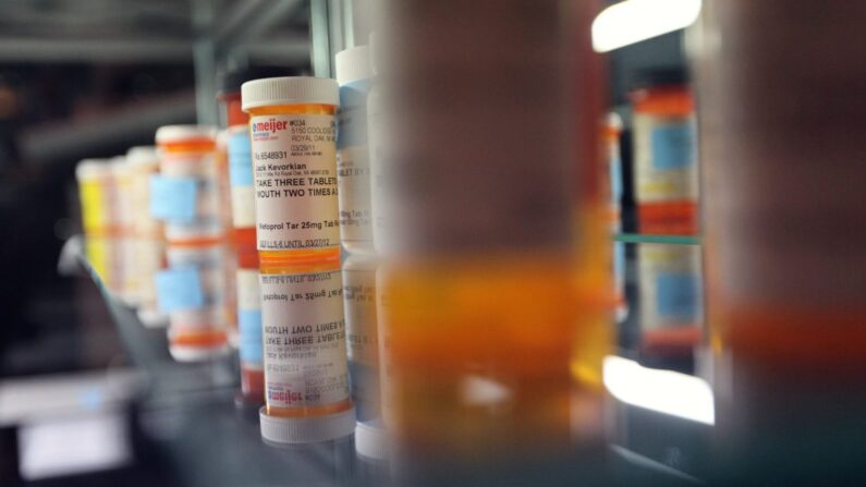 Frascos de píldoras en esta foto de archivo. (Mario Tama/Getty Images)