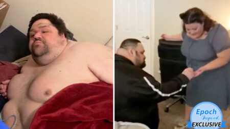 Hombre con obesidad que no podía salir de su cama, baja 260 lbs y se arrodilla para pedir matrimonio